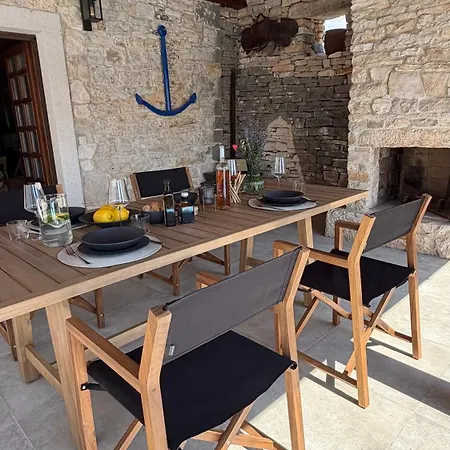 Σπίτι διακοπών Angela- Romantic Stone Retreat