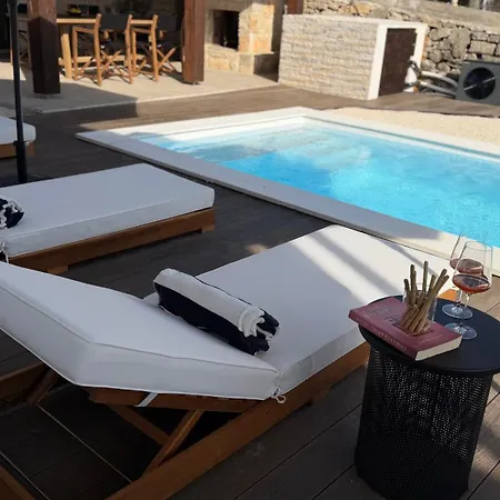 Angela- Romantic Stone Retreat