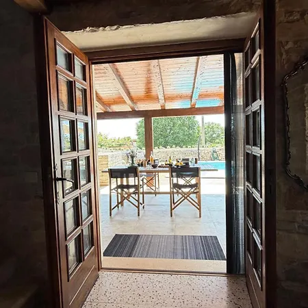 Angela- Romantic Stone Retreat * Okreti